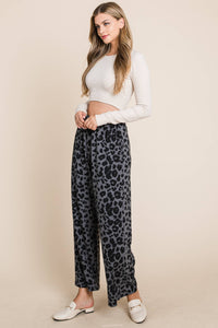 WIDE-LEG DRAPEY PANTS