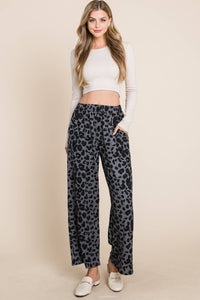 WIDE-LEG DRAPEY PANTS