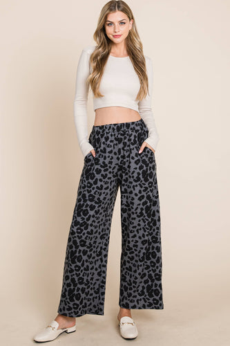 WIDE-LEG DRAPEY PANTS